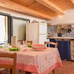 公寓 1 Bedroom Lovely Apartment In Tusa