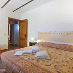 1 Bedroom Lovely Apartment In Tusa 图萨